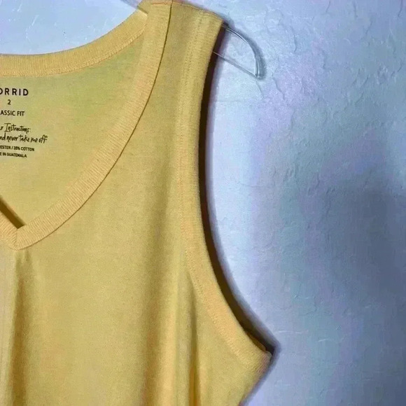 Torrid Solid Classic Fit Yellow V-Neck Tank 2 2X 18/20 - Picture 4 of 4
